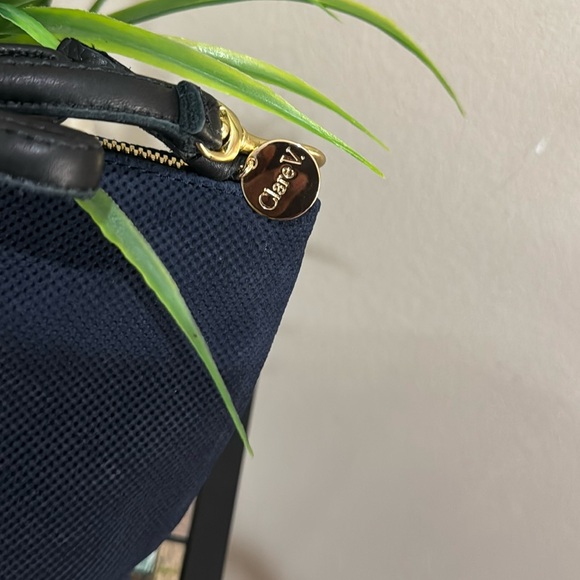 Clare V . sac Bretella Pertorated Suede Crossbody bag - Picture 16 of 16